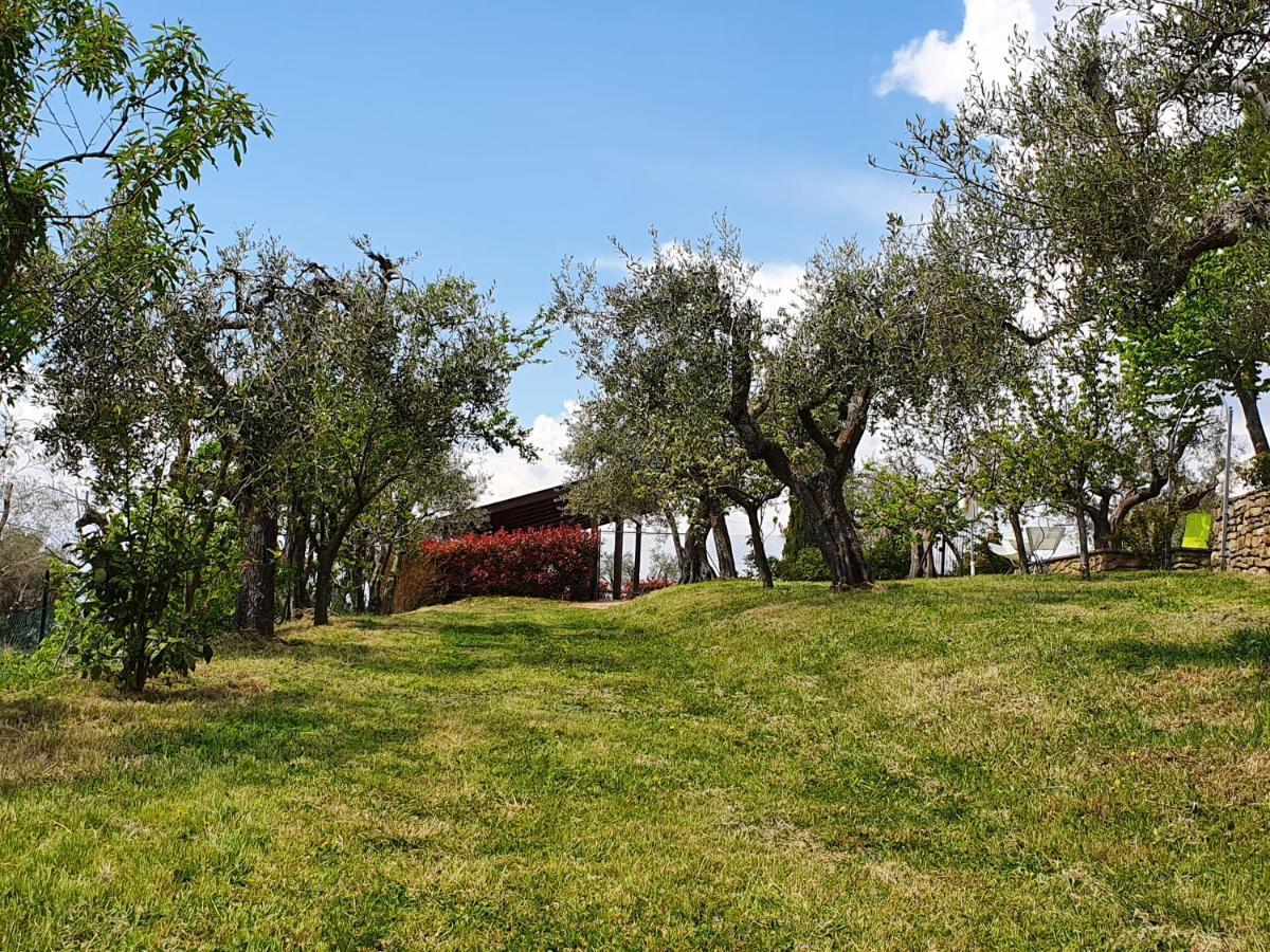Antico Casale Tiravento Aparthotel Passignano sul Trasimeno Bagian luar foto