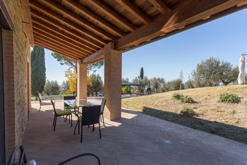 Antico Casale Tiravento Aparthotel Passignano sul Trasimeno Ruang foto