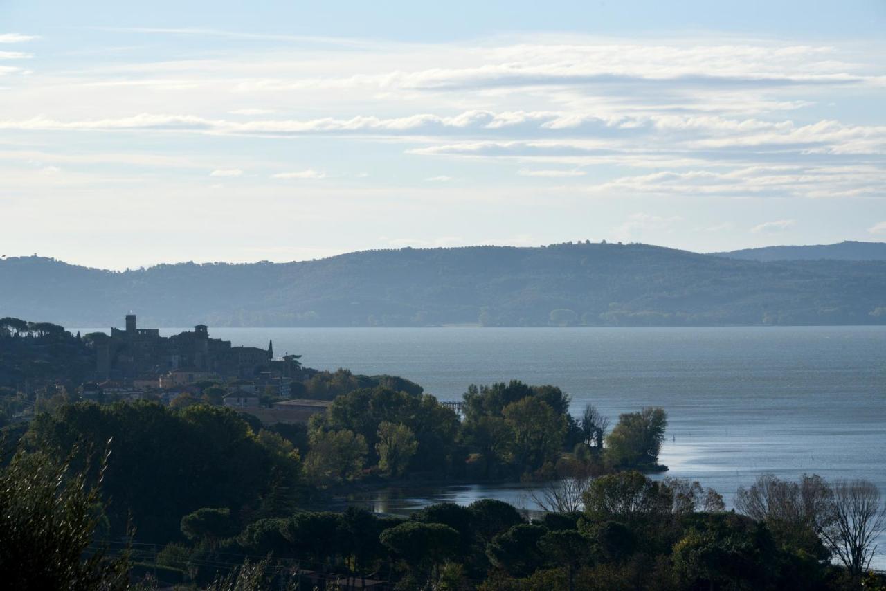 Antico Casale Tiravento Aparthotel Passignano sul Trasimeno Bagian luar foto